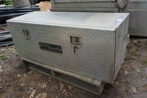 lot 15 image: Pro Tech Diamond Plate Tool Box