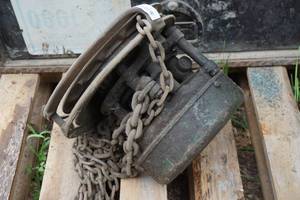 lot 20 image: Yale 1 Ton Spur Geared Block Chain Hoist