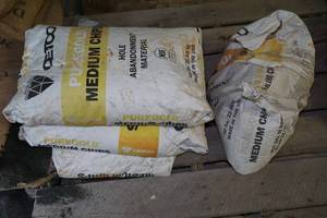 lot 236 image: Cetco Puregold Medium Chips Hole Abandonment Material