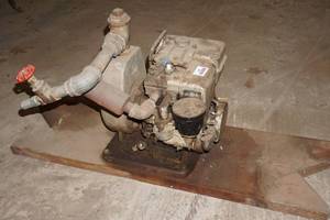 lot 234 image: Homart Water Pump with Vintage Briggs and Stratton Gas Motor