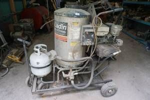 lot 1Q image: AaLadin Portable 2500 PSI Steam Cleaner
