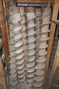lot 33 image: 8 Diedrich 4-14 Hollow Stem Augers - 1 with Drilling Bit