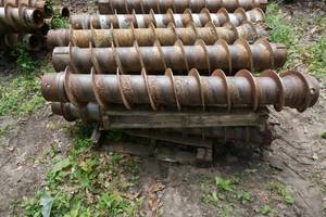 lot 292 image: 8 Diedrich 6-14 Hollow Stem Augers - 2 Bits