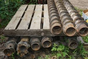lot 291 image: 8 Diedrich 4-14 Hollow Stem Augers - 1 with Drilling Bit
