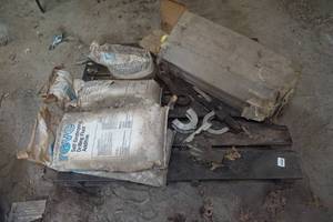 lot 551 image: Revert Self Destroying Drilling Fluid and Shelby Tubes