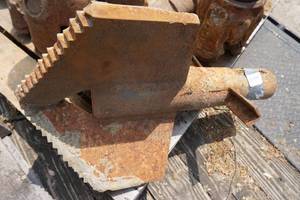 lot 527 image: Tri-Wing Drilling Bit - 17 Diameter