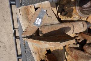lot 528 image: Tri-Wing Drilling Bit - 13 Diameter