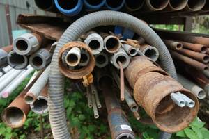 lot 570 image: Assorted Steel Pipe - Some Galvanized