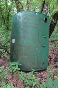 lot 449 image: Steel Water Tank - About 1000 Gallon