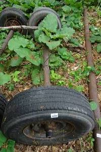 lot 462 image: Solid Axle with Wheels and Tires
