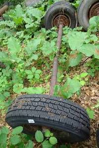lot 463 image: Solid Axle with Wheels and Tires