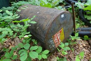 lot 470 image: Steel Water Tank - About 100 Gallon