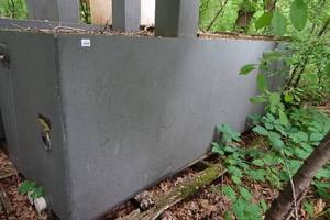 lot 475 image: Large Steel Water Tank - About 1000 Gallon