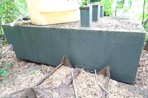 lot 476 image: Large Steel Water Tank - About 1000 Gallon