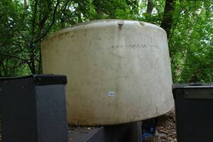 lot 477 image: Plastic Water Tank - About 400 Gallon