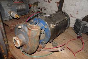 lot 313 image: Pump with 34 HP 115V Electric Motor