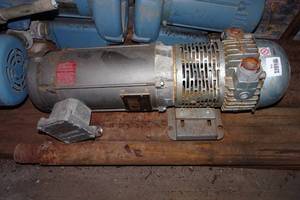 lot 315 image: Large Pump with 1-12 HP 115V Electric Motor
