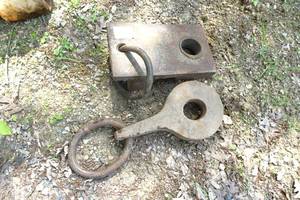 lot 563 image: Well Drilling Pulling Plates