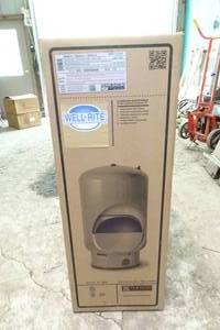 lot 110 image: NEW Flexcon WR120R 33.4 Gallon Pressure Tank