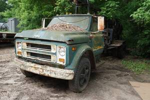 lot 1N image: 1969 Chevrolet C50 Drilling Rig