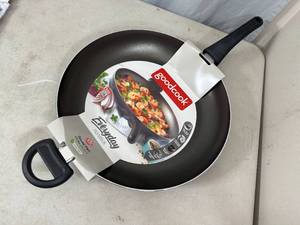 New 13.5 inch Saute Frying Pan