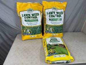 3 New Bags Lawn Weed and Feed