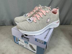 New Skechers Arch Comfort Shoes - Size 12