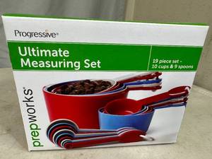 New 19 Piece Mesuring Spoon and Cup Set