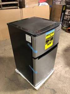 lot 4 image: Magic Chef 3.1 cu. ft. Mini Fridge in Stainless Look   Customer Returns See Pictures