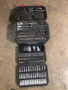 lot 8 image: Husky Mechanics Tool Set (290-Piece)     Customer Returns See Pictures