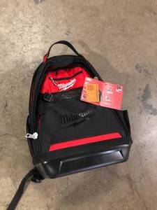lot 46 image: Milwaukee Jobsite Backpack Customer Returns See Pictures