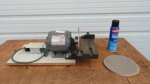 lot 9 image: 8 Sander grinder