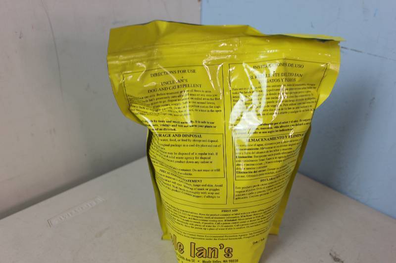 lot 26 image: NEW - Uncle Ians 100045830 Organic Dog and Cat Repellent 2.3lb, 2.3 lb, BrownA