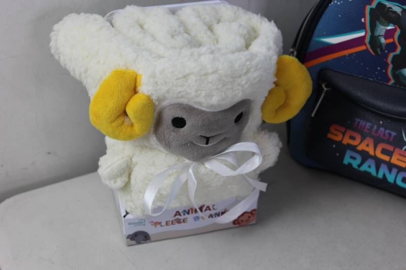 lot 79 image: Toy Bundle - See PIctures