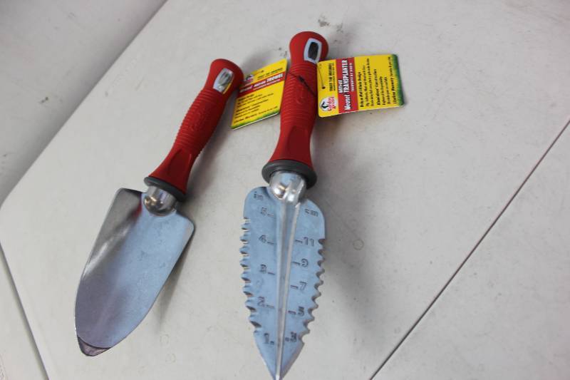 lot 50 image: NEW - Garden Weasel COMBO 12.75 in. Comfort Non-Slip Multi-Use Transplanter-Dig, Cultivate, Plant and Weed & 12.75 in. Comfort Non-Slip Grip Hand Garden Trowel 810053890059 & 810053890080 MSRP $22.96