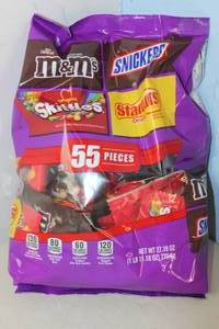 lot 196 image: 55 Piece Mixed Candy Bag Best By 62023