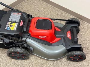 lot 1 image: Milwaukee Fuel 21 Lawn Mower