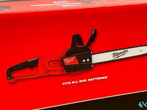 lot 6 image: Milwaukee 2727-20 M18 Fuel 8 Chainsaw