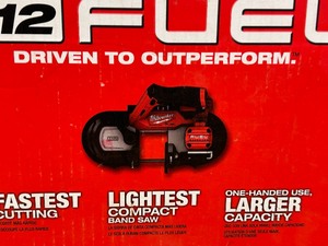 lot 25 image: Milwaukee 2529-20 M12 Fuel Compact Bandsaw