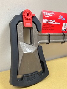 lot 35 image: Milwaukee 48-22-9062 Splitting Axe, 26 Length