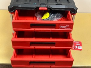 lot 17 image: Milwaukee Packout 22 Three Drawer Modular Organizer