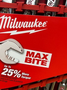 lot 33 image: Milwaukee 48-22-9416 SAE 15-Piece Combination Wrench Set