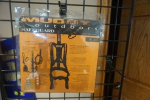 lot 11 image: Muddy Outdoors Model 50120 Tree Stand Harness