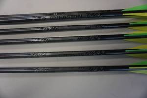 lot 73 image: 6 - Easton Gamestetter XX75 Aluminum Arrows
