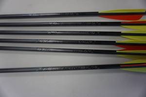 lot 75 image: 6 - Easton Gamesetter XX75 Aluminum Arrows