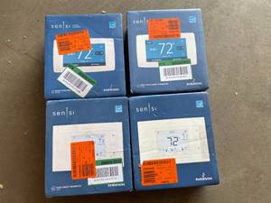lot 20 image: Lot of 4 Emerson Thermostats Various Conditions See Pictures