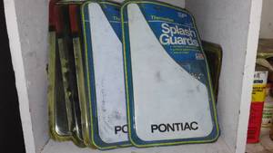 lot 285 image: New Mud Flaps  Splash Guards (8 Pr). NEW