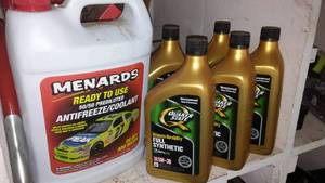 lot 291 image: Quaker Oil And Antifreeze  All New. 5w-30 (5) Qts.