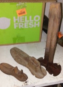 lot 302 image: Cobbler Set. 3 Pcs.