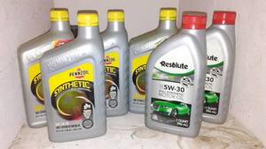 lot 308 image: Pennzoil 5w-30  Oil  New (6 Qts)